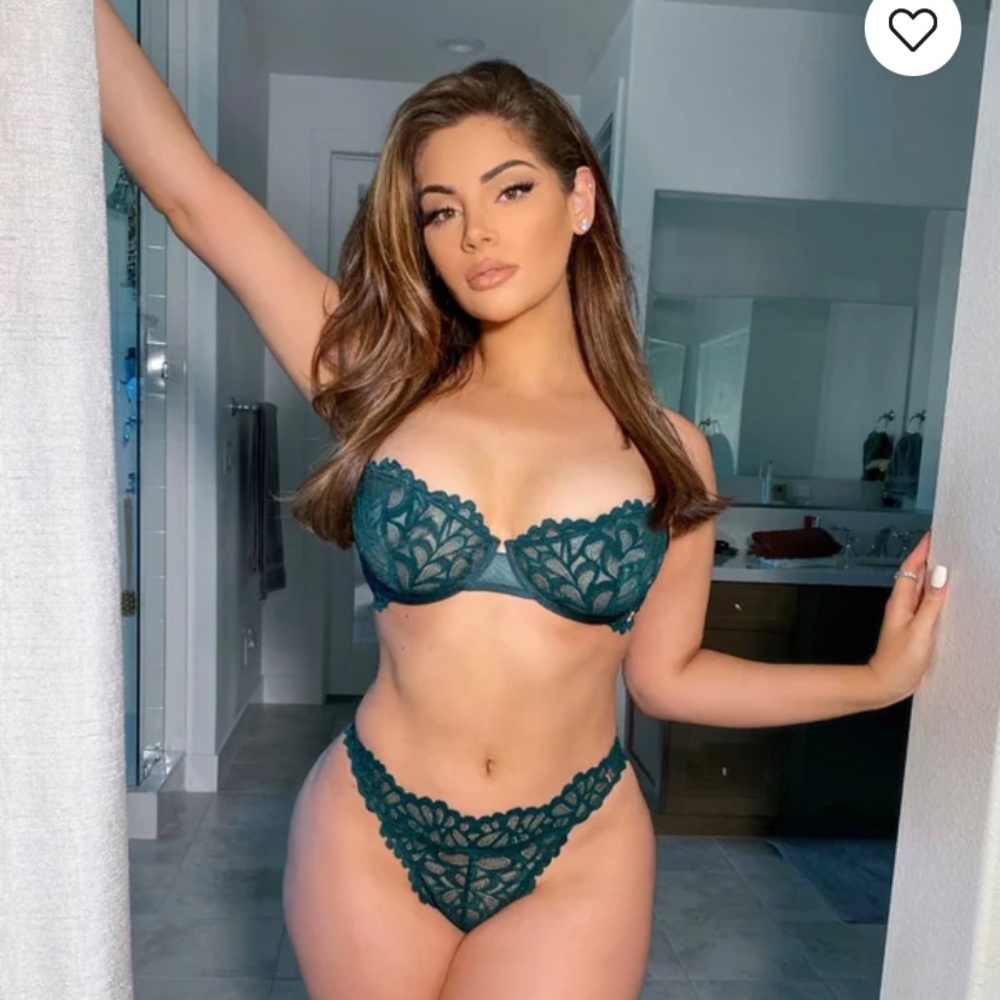 Savage x Fenty forest green lace bra